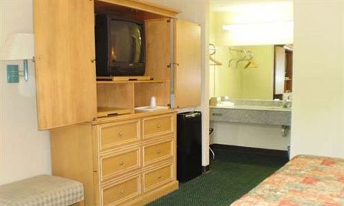 Luxury Inn Форрест-Сити Экстерьер фото